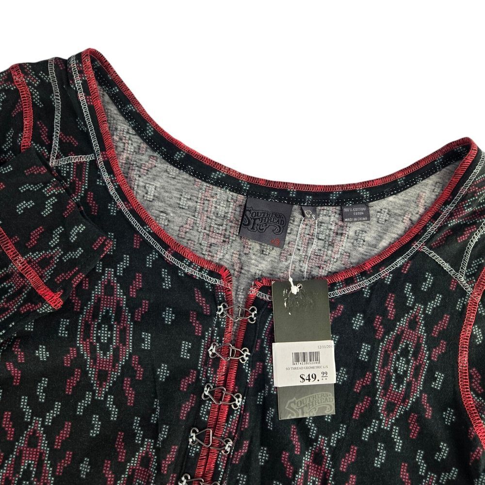 Southern Thread‎ Womens Small Black Geometric Long Sleeve Round Neck Shirt